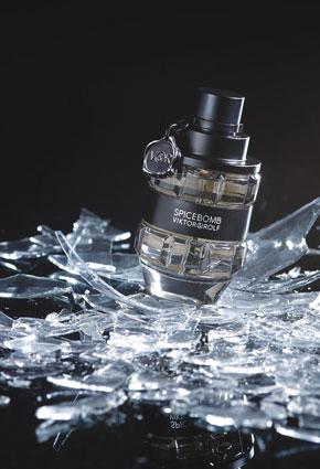  فيكتور ورولف يطلقان عطر SPICEBOMB لعام 2012